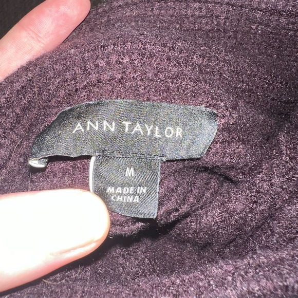 Ann Taylor Turtleneck Crop Sweater Size M - Picture 1 of 2
